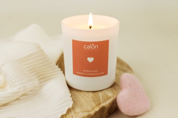 A Peony & Oud candle scented candle from Welsh candle company, Calon Home