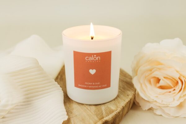 A Peony & Oud candle scented candle from Welsh candle company, Calon Home