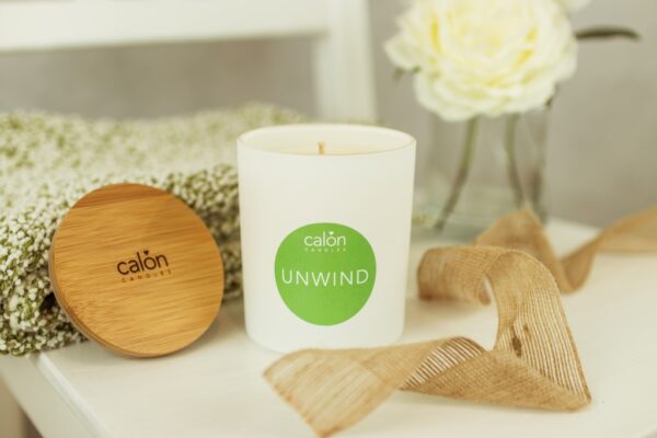 Unwind candle with essential oils