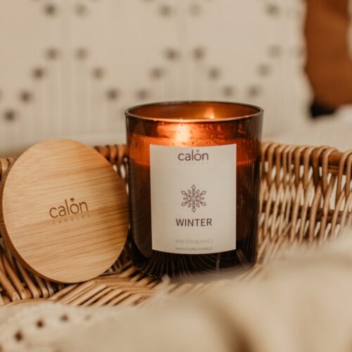 Winter berries candle
