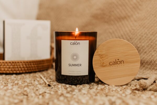 Coconut island summer candle