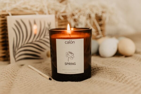 White Pear & Freesia Spring candle with fern matchbox