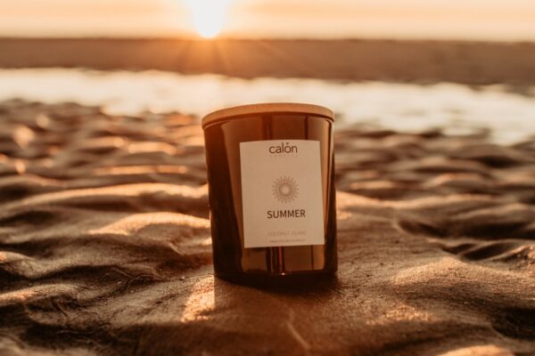 Coconut Island summer candle with lid on sunset beach